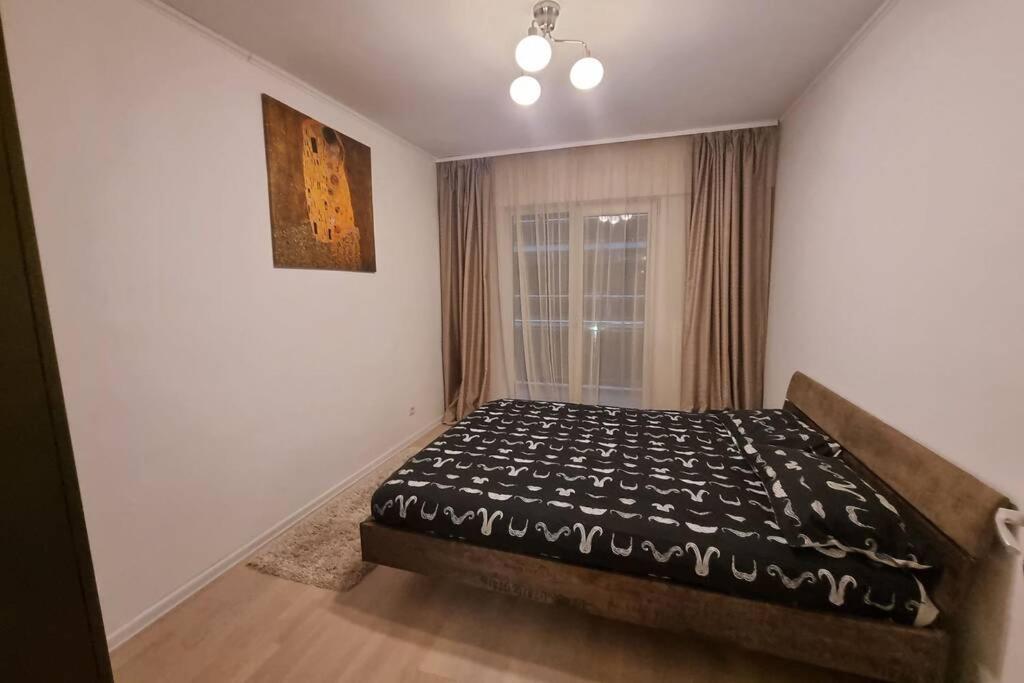 Park Residence 5, 2 Bedroom Apartment Bukarest Kültér fotó