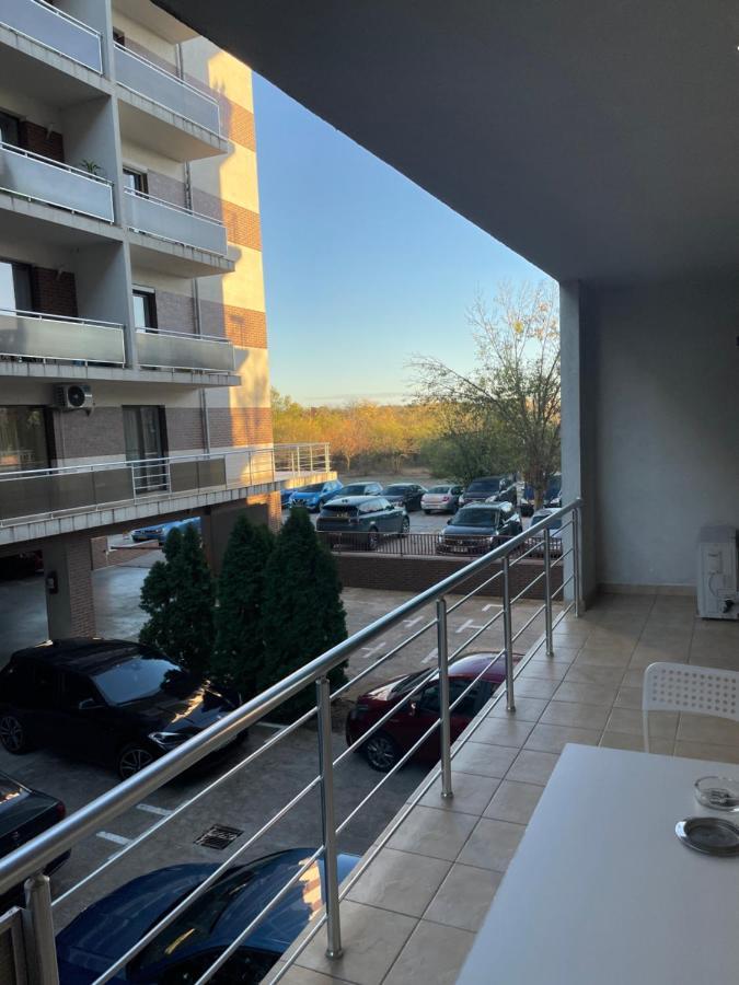 Park Residence 5, 2 Bedroom Apartment Bukarest Kültér fotó